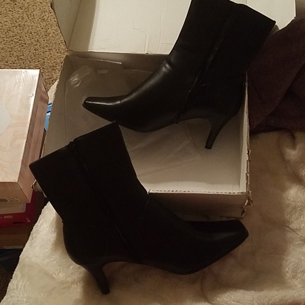 Dress boots